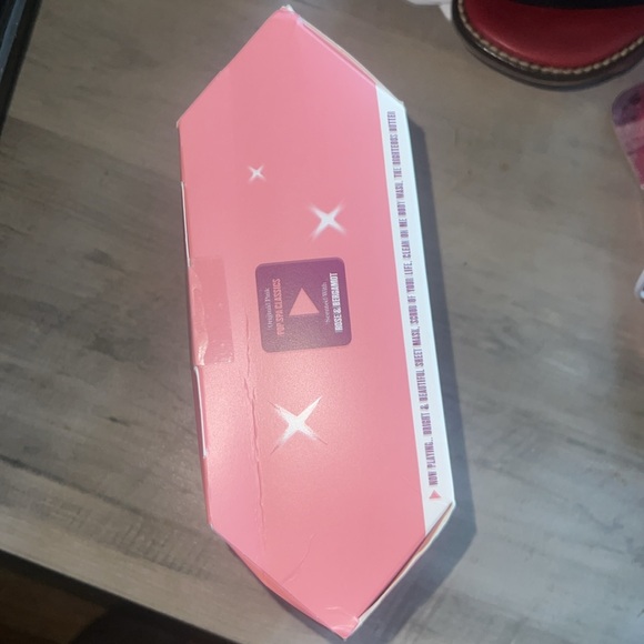 Soap and Glory Play A Little Pink Gift Set NWT - Picture 3 of 3